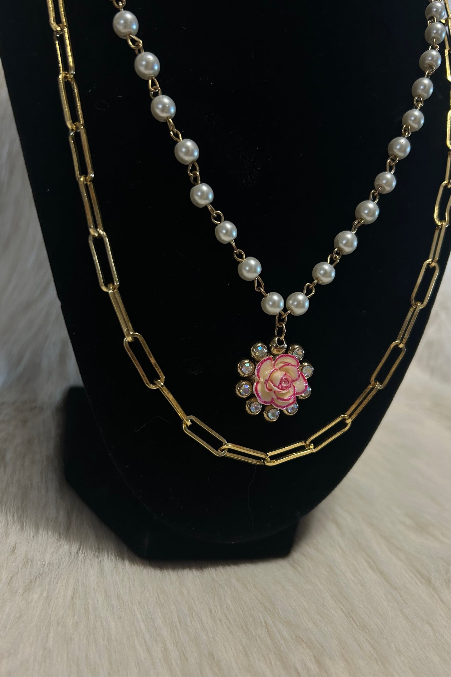 Rosa Necklace